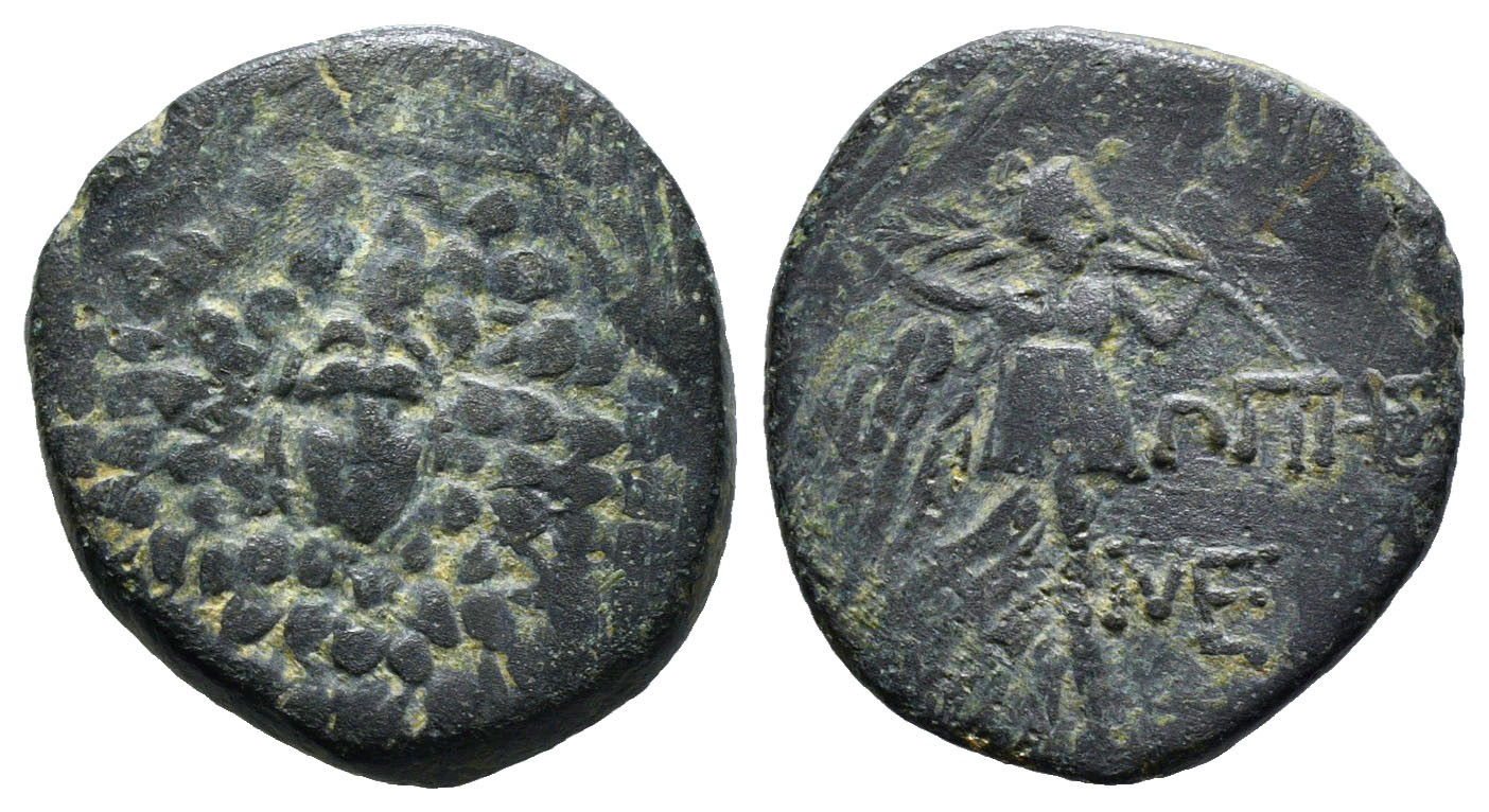 PAPHLAGONIA. Sinope. Ražba za Mithradata VI Eupatora, 105-90 nebo 95-90 př.n.l..AE