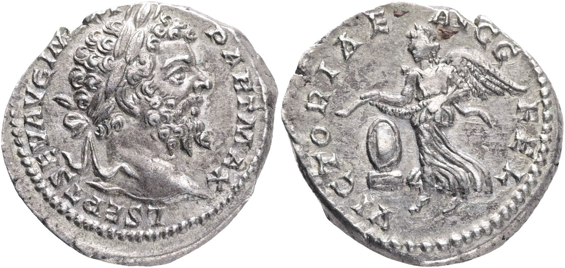 Řím - Septimius Severus 193-211 Denar 3,5g