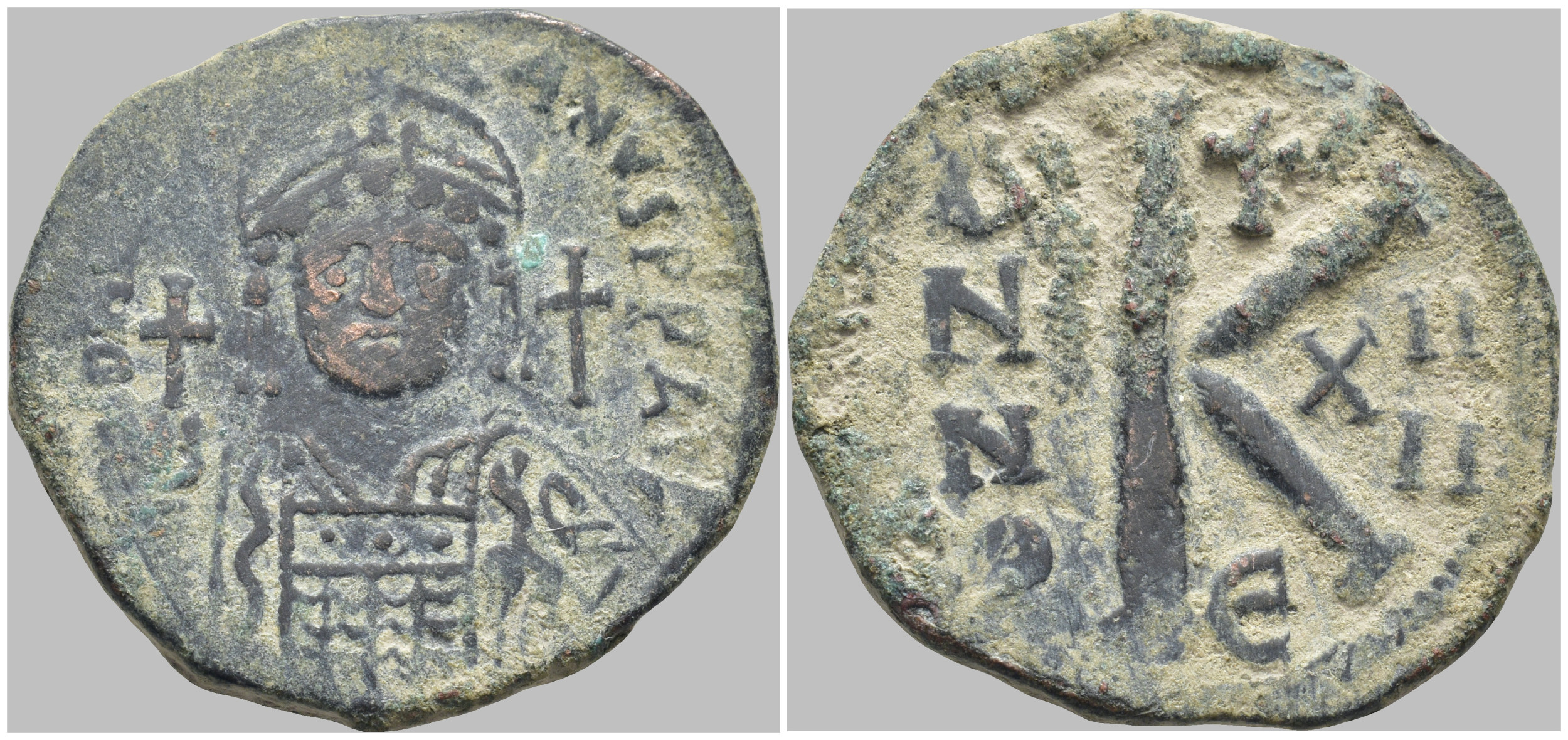 Byzantská říše - Justinian I (527–565) – AE půlfollis, Konstantinopol