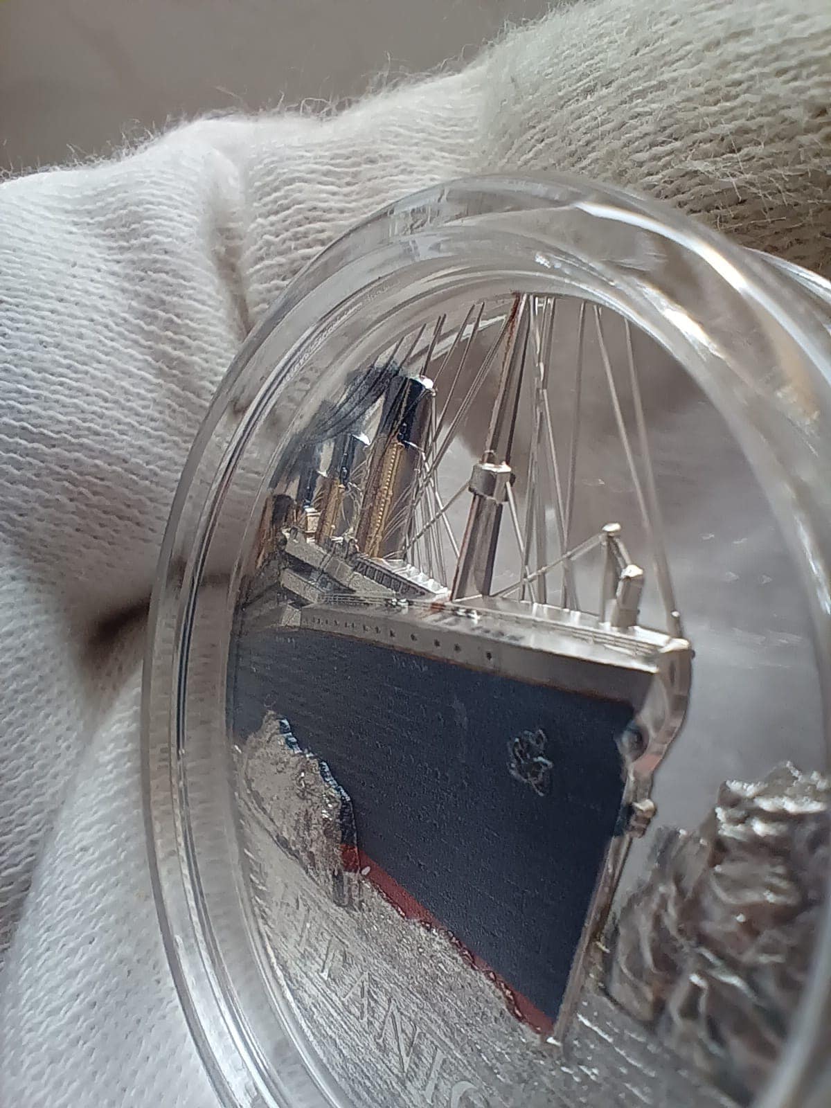 1 OZ Titanic 2022 Cook Islands, s hrudkou uhlí - PROOF