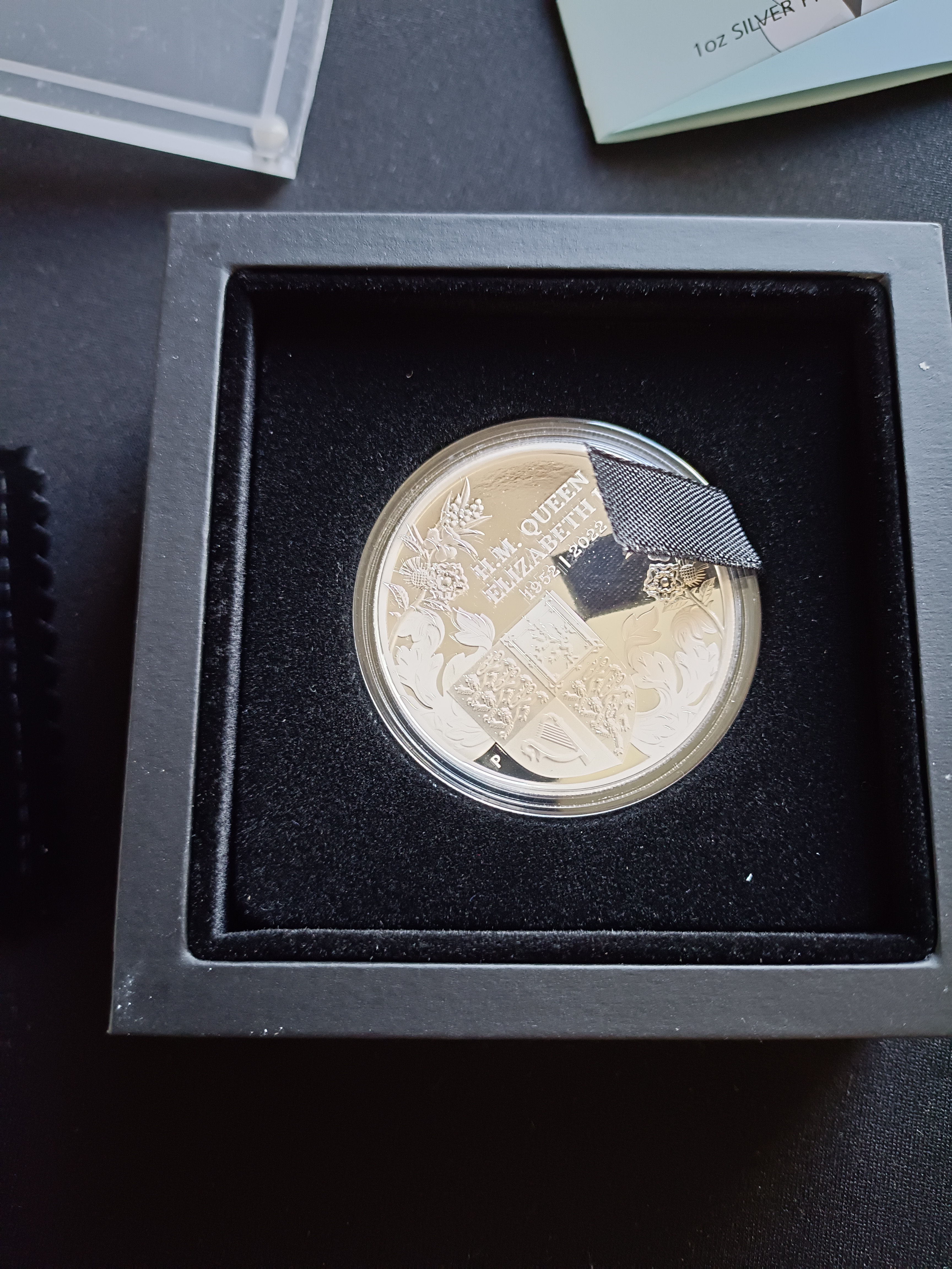1 OZ Platinum Jubilee 2022, 70 let od nástupu na trůn (1952 - 2022)
